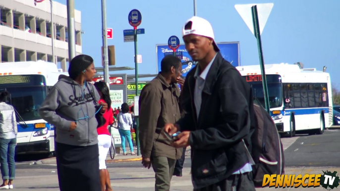 Perdre son porte-monnaie dans la rue - Experience sociale avec une fin inattendue