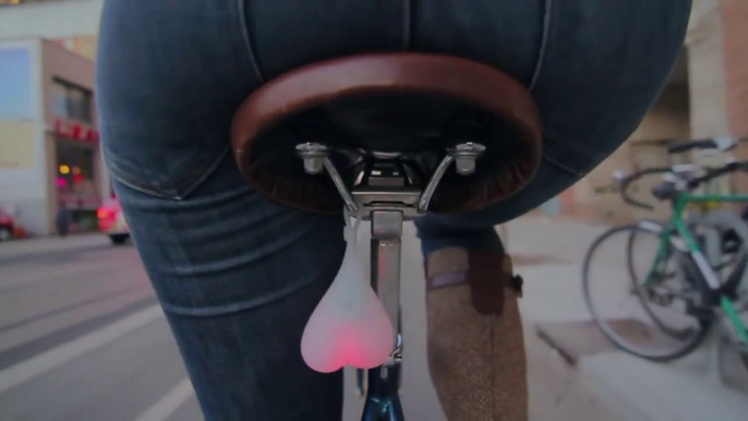 Bike Balls - Des boules lumineuses qui sauvent les bikers!