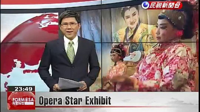 Taiwanese opera superstar Yang Li-hua visits gezaixi exhibit