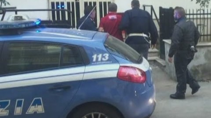 Terzigno (NA) - Spaccio di droga da mille euro al giorno, 4 arresti (12.05.15)