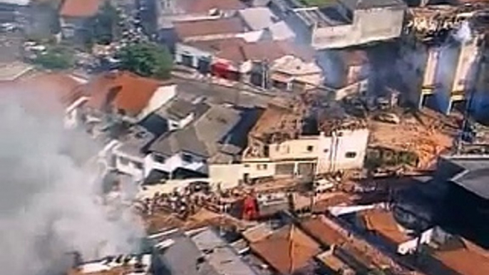 Avião da TAM cai ao tentar decolar em Congonhas (1996)