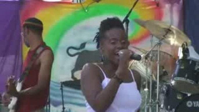 Etana - 'I am not afraid'