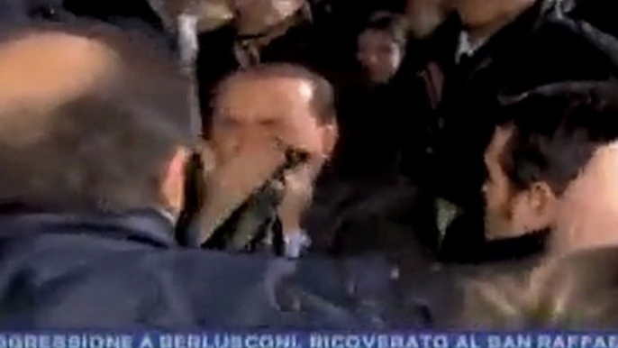Agesion a Silvio Berlusconi - Grabación de frente