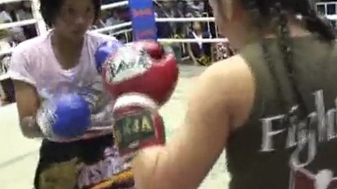 Brenda Shee fights for Sinbi Muay Thai in Phuket, Thailand