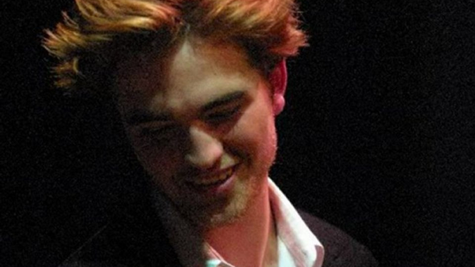 Robert Pattinson! BY betul cullen