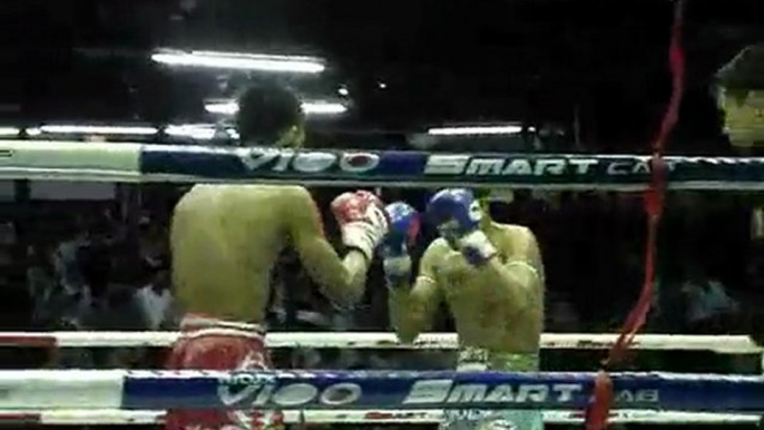 Combat de Muay Thai au Lumpinee Stadium Boxing de Bangkok