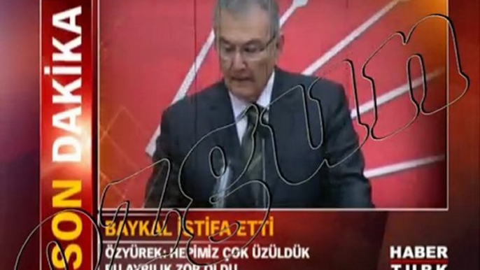 Deniz Baykal CHP Genel Başkanlığından İstifa Etti