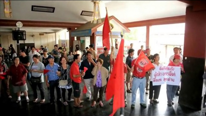 Des "chemises rouges" acclamés dans le nord de la Thaïlande