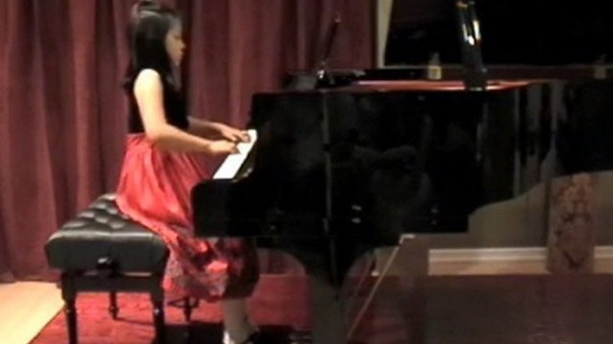 Autumn Tan plays Bach G Major Minuet