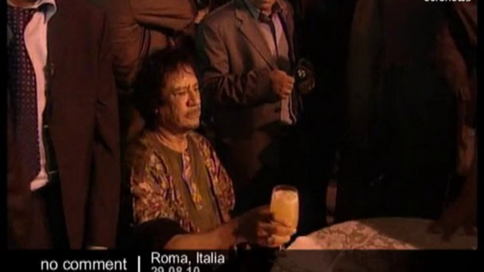Gaddafi visits Roma - no comment