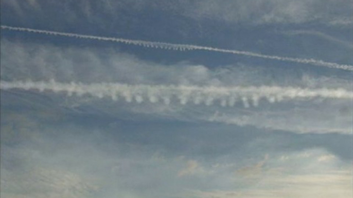 Heavy spraying over Paris/France Chemtrails August 2010