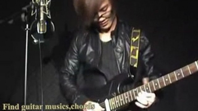 hot guitar solo by a hot guitarist, good guitar lessons