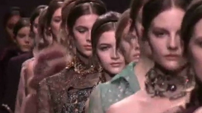 Valentino Fall 2011 Fashion Show (full)