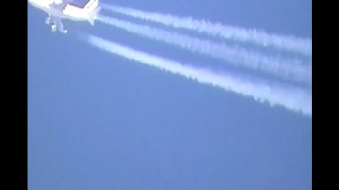 KC-135 spraying Chemtrails (French-Alps)?