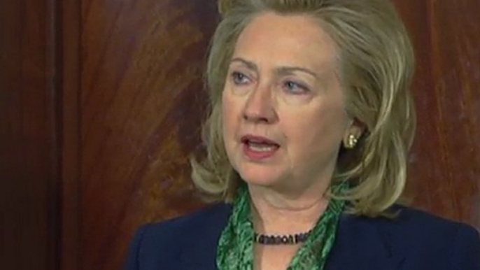 Clinton appelle les talibans afghans à abandonner Al-Qaïda