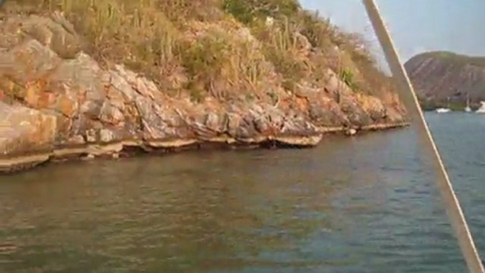 Paseo por los Canales de Lecheria y Bahìa en el Parque Mochima