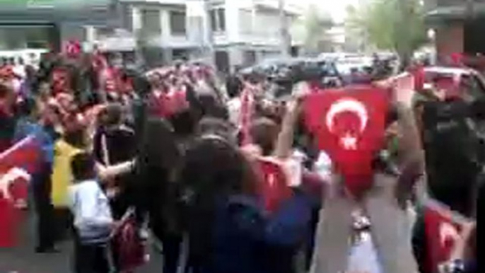 Besiktas 19 Mayıs Yuruyusu3 2011