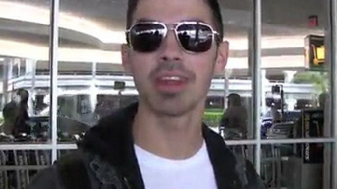 Joe Jonas: Jonas Brothers Not Breaking Up