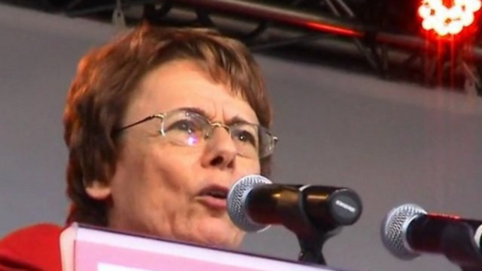 Martine Billard au Meeting du Front de Gauche - Place Stalingrad - Paris (29 juin 2011)