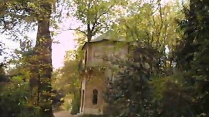 Promenade dans le parc de la "Vallée aux loups"