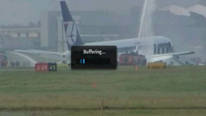 Airplane Crash Landing - Boeing 767 crash lands in Warsaw