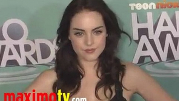 Elizabeth Gillies 2011 HALO Awards Arrivals