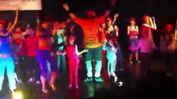 Lili Zumba et sa troupe :  Zumba NRJ à la salle Vauban de Saint Omer (la collita + corde à sauter)