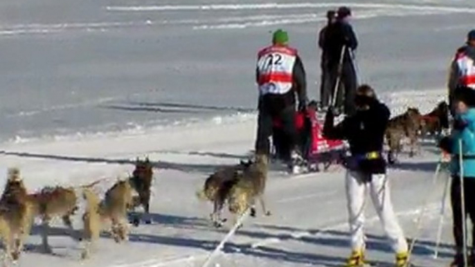 La Grande Odyssée Savoie Mont Blanc 2012 - etape 8 mass start de bessans 1km après le départ