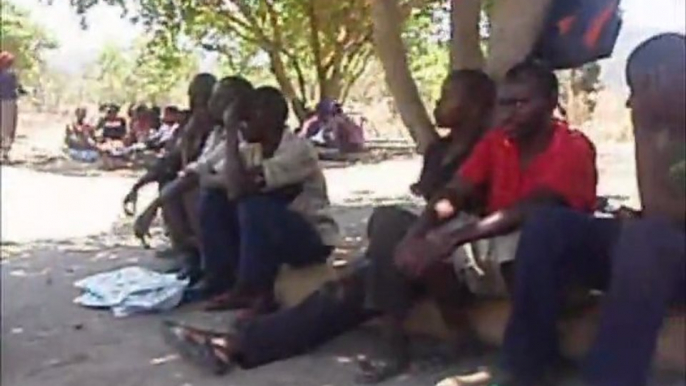 Zambia, Chikumbi: Bednet distribution