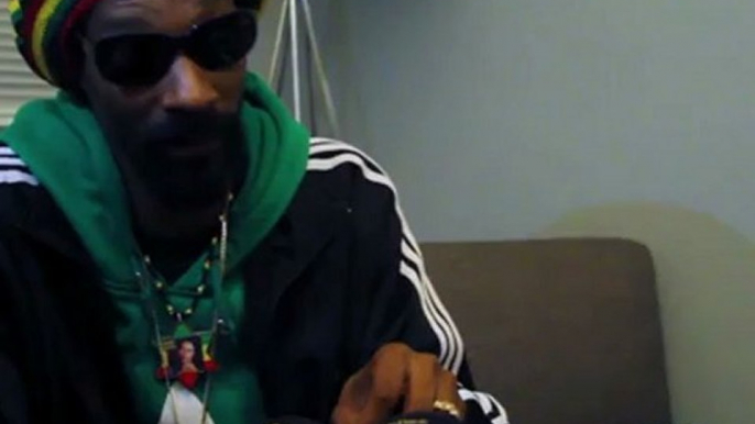 Snoop Dogg Presents "Snoop Dogg House Shoes"