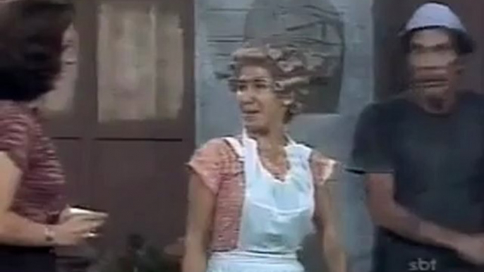 CHAVES - Florinda dá um tapa na cara de Seu Madruga