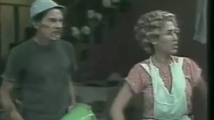 CHAVES - Florinda dá um tapa na cara de Seu Madruga