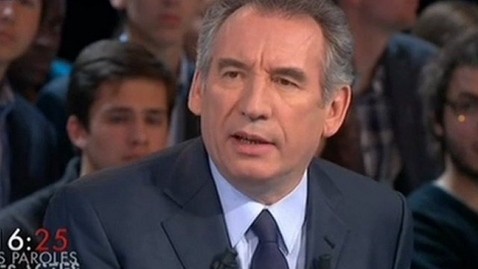 François Bayrou, invité de l'émission Des paroles et des actes sur France2 - 120412