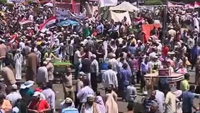 Protesters return to Egypt's Tahrir