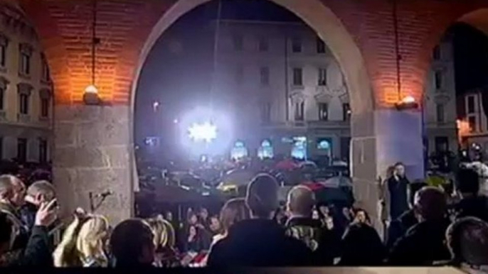 Sallusti su Grillo: "E' uno stronzo, ma nessuno ha il coraggio di dirglielo" (Piazza Pulita 19.04.2012)