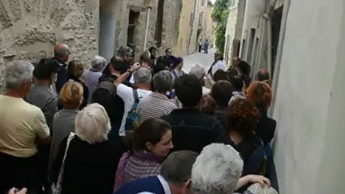 Ambiance de rue dans Saint Quentin musique, chants et danse avec Maria Kriva