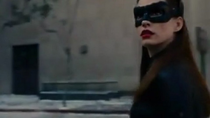 The Dark Knight Rises - Spot TV #2 "Catwoman & Bane"