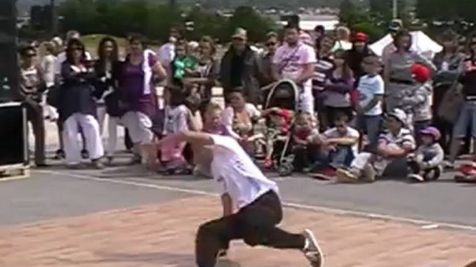 FETE DE LA FAMILLE A PEUGEOT VESOUL : L'ENTHOUSIASME DES DANSEURS DE HIP-HOP