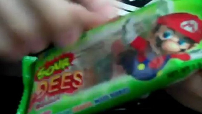 CGRundertow SUPER MARIO 3-DEES GUMMY Video Game Snack Review