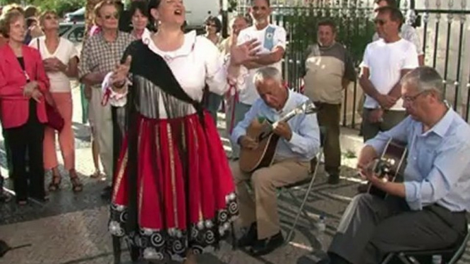 Fado para redimir barrio lisboeta