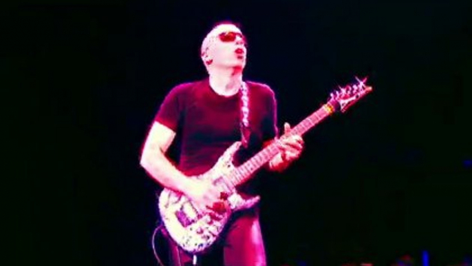 Joe Satriani - Surfing with the Alien (LIVE)