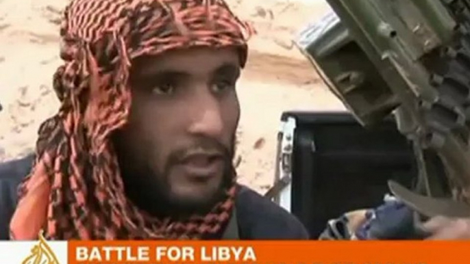 Libyan rebels struggle on battlefield