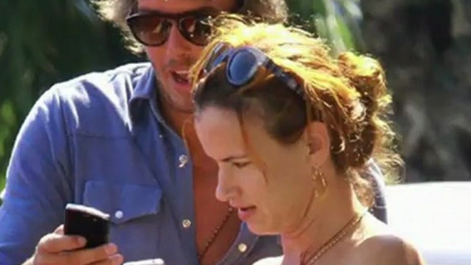 CelebrityBytes: Juliette Lewis Goes Photo Happy With New Boyfriend