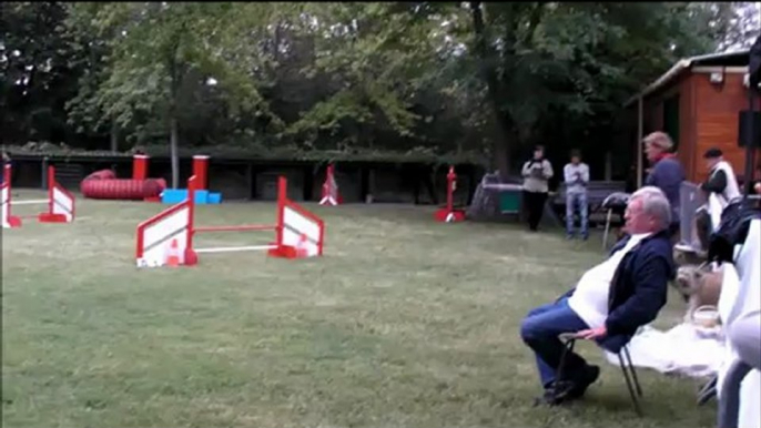 Anne-Lise et Volna Garonne Agility 2 septembre 2012