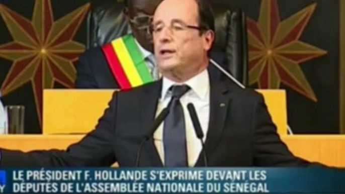 Dakar : Hollande corrige le discours de Sarkozy