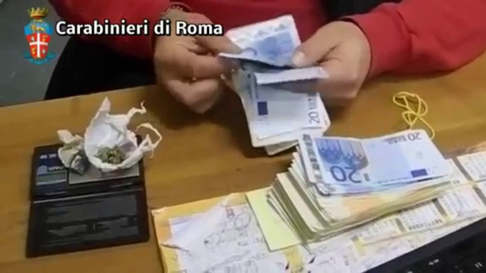 Roma - Sequestrato 1 kg di stupefacenti tra cocaina e hashish (20.11.12)