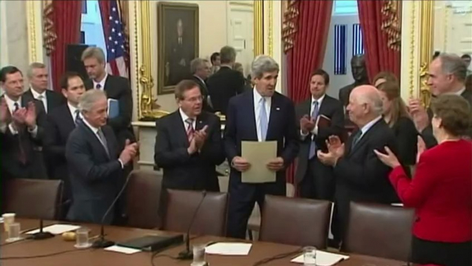 Comissão do Senado aprova nomeação de Kerry