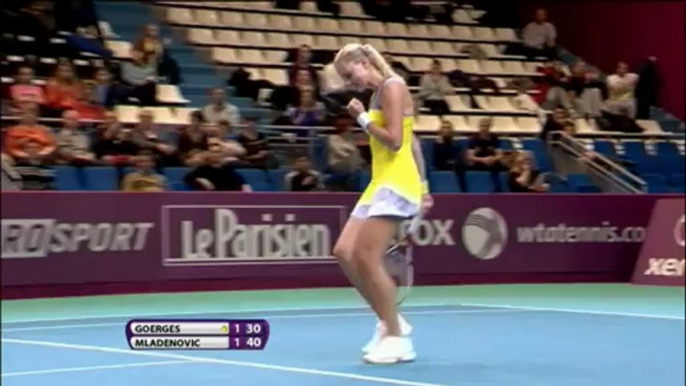 Paris - Mladenovic vence a Goerges (5-7 7-5 6-7)