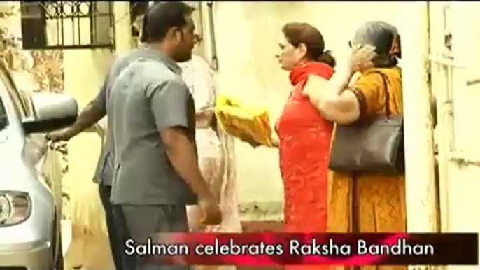 Salman Khan celebrates Raksha Bandhan with sisters.mp4