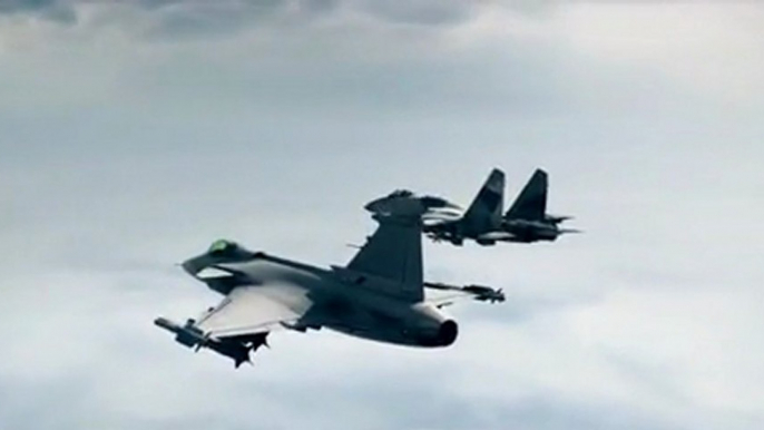 Dogfight Gripen vs Sukhoi